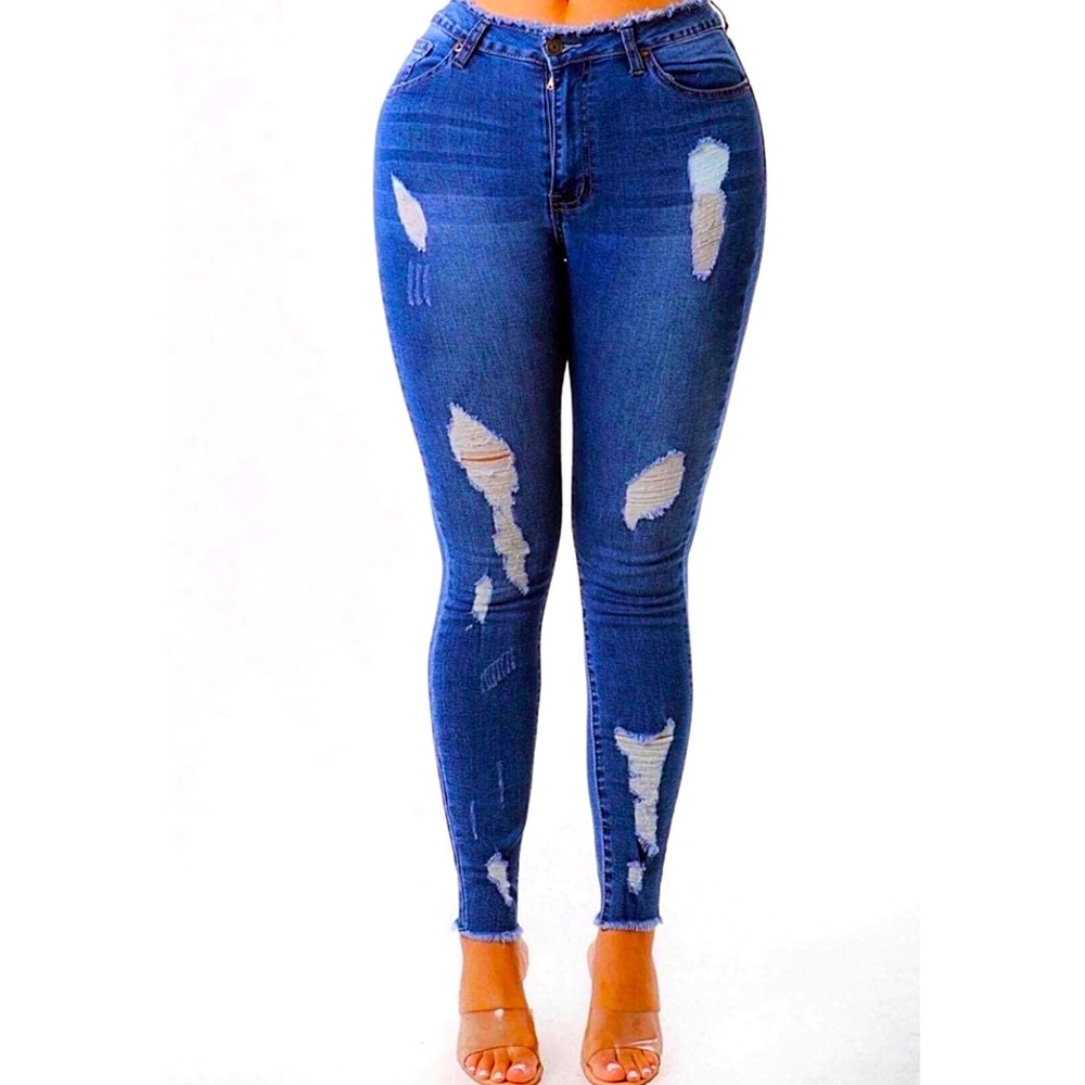 NWT 🥳 Everything $19.99 or less- Jeans, sweaters, shirts, and jumpsuits